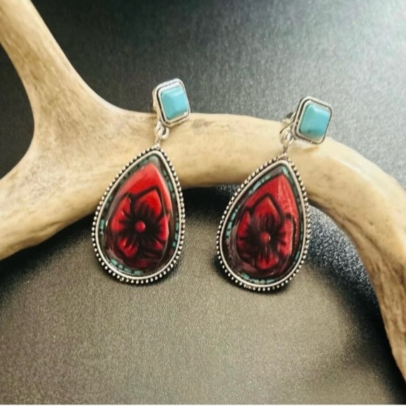 ✨Free People Odessa Blue Floral Drop Earrings - Picture 2 of 3